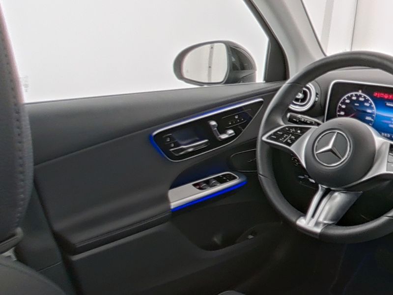 Fahrzeugabbildung Mercedes-Benz GLC 300 de 4M Avantgarde AHK+FahrassPak+AdvSound