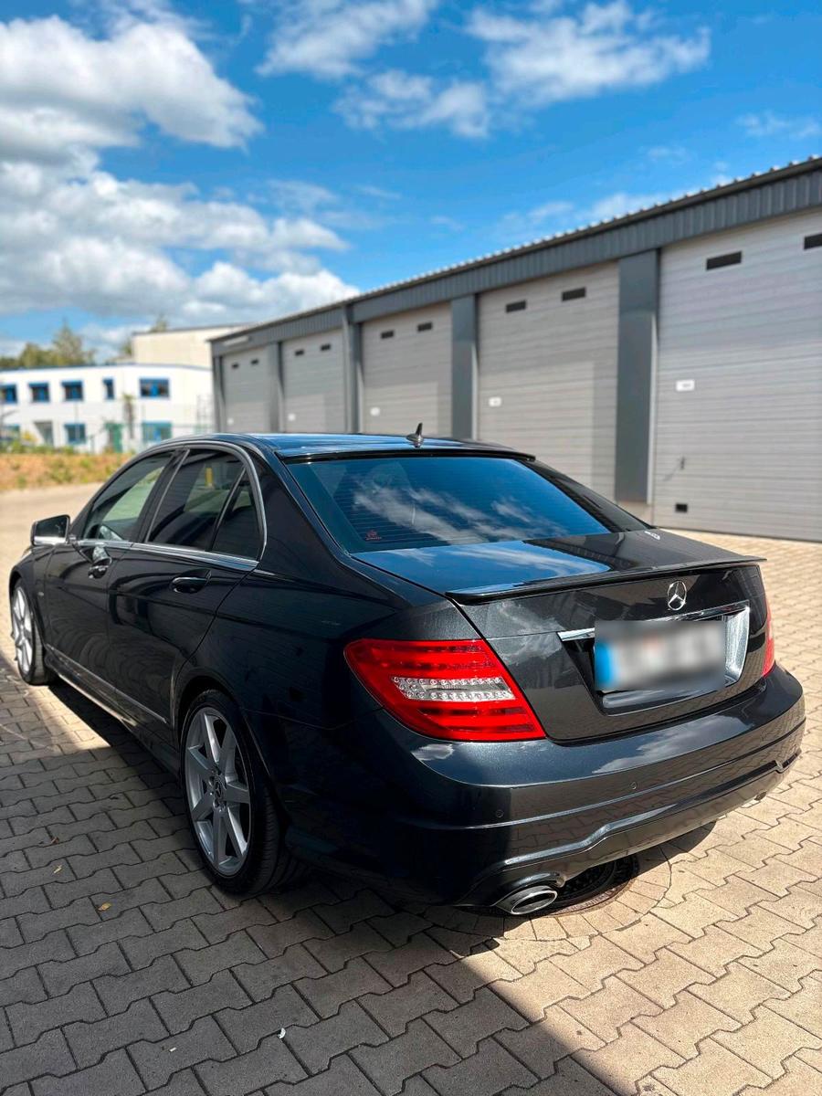 Mercedes-Benz C 220