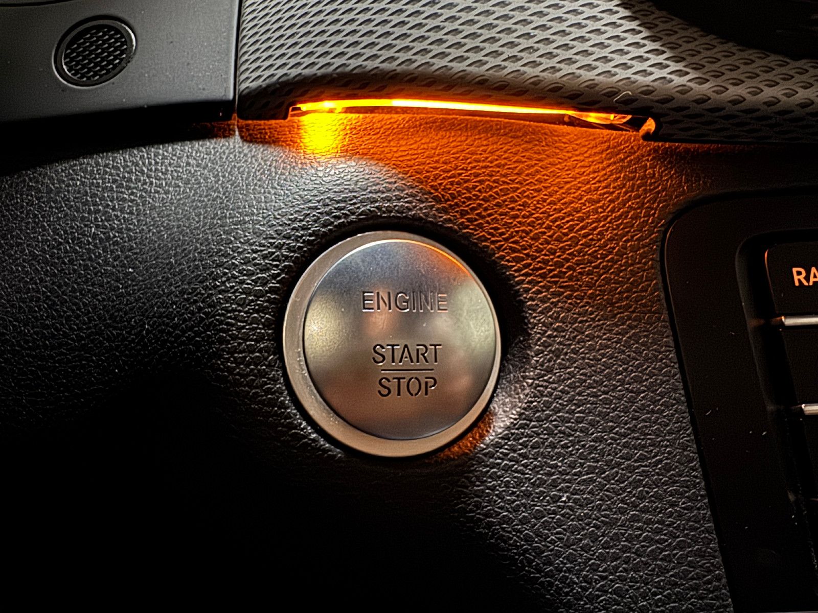 Fahrzeugabbildung Mercedes-Benz B 180 7G-DCT URBAN SPORTPAKET NAVI LED KAMERA 2H