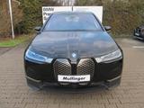 BMW iX xDrive50 SkyLounge AHK Ha/Ka HUD ACC 22"LMR - mit Elektro-Antrieb: Schwarz, Alarmanlage