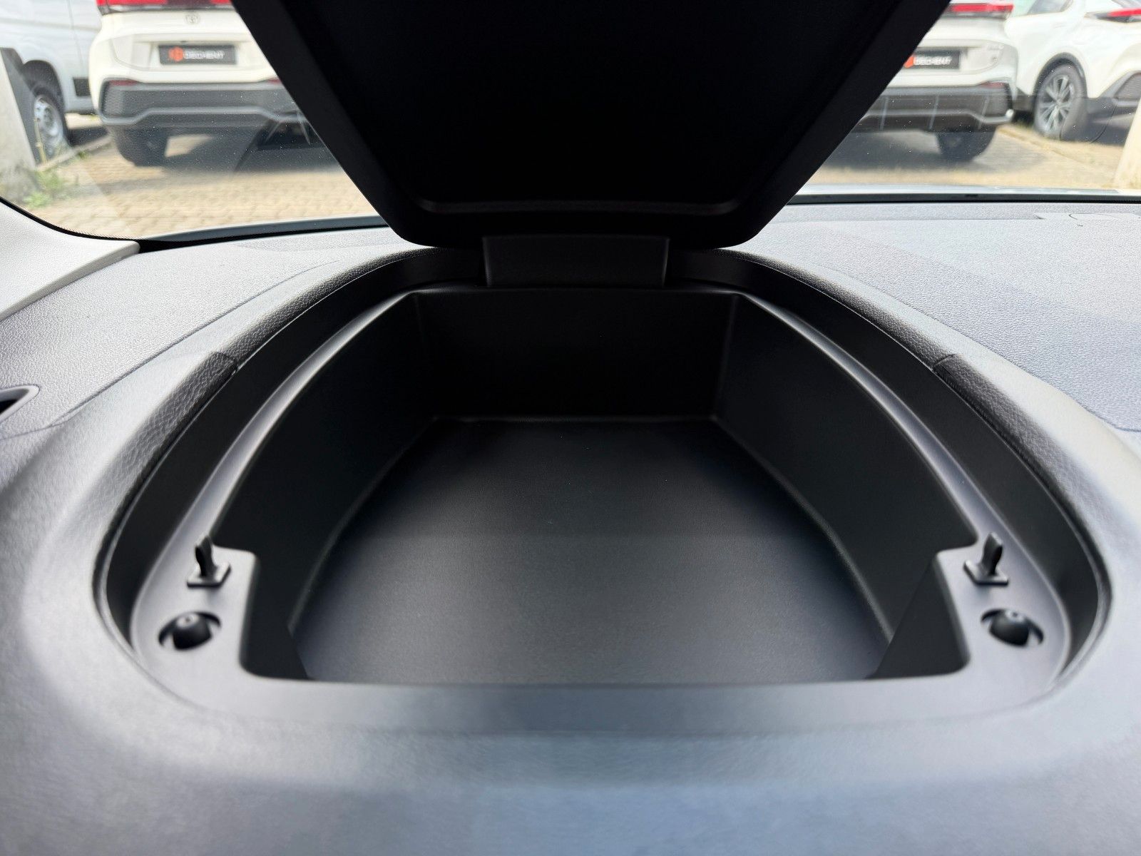 Fahrzeugabbildung Opel Combo Cargo Kastenwagen XL 1.5 Diesel 102 PS!