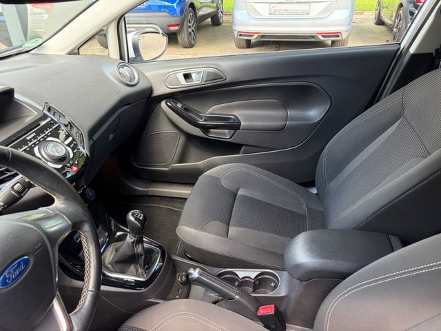 Fahrzeugabbildung Ford Fiesta Titanium+Kamera+Navi+SHZ+Allw.LM+BT+PDC