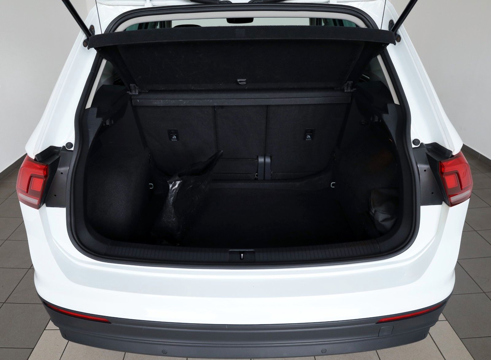 Fahrzeugabbildung Volkswagen Tiguan Join Navi,LED,ACC,SH,PDC,abn. AHK