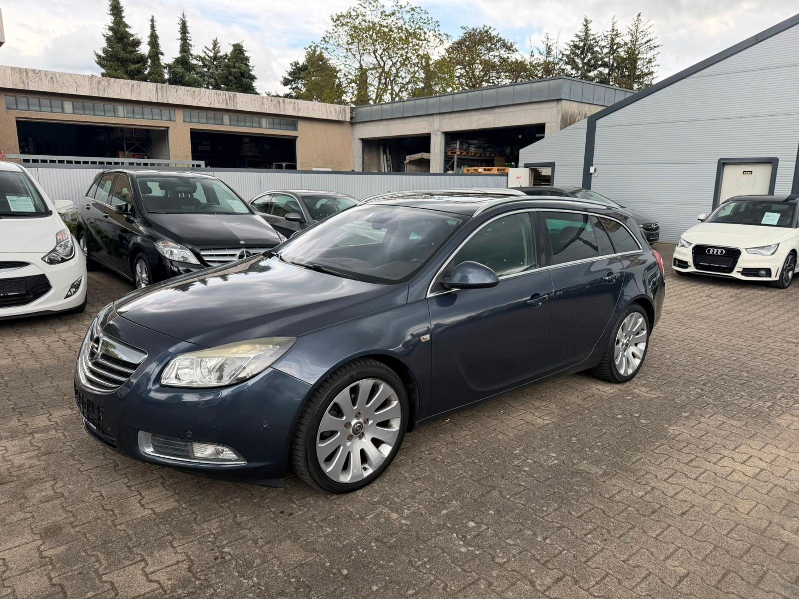 Opel Insignia A Sports Tourer 4X4 PANO LEDER PDC