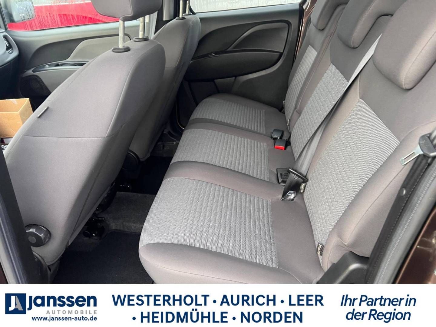 Fahrzeugabbildung Fiat Doblo 1.4 T-Jet 16V Natural Power Lounge