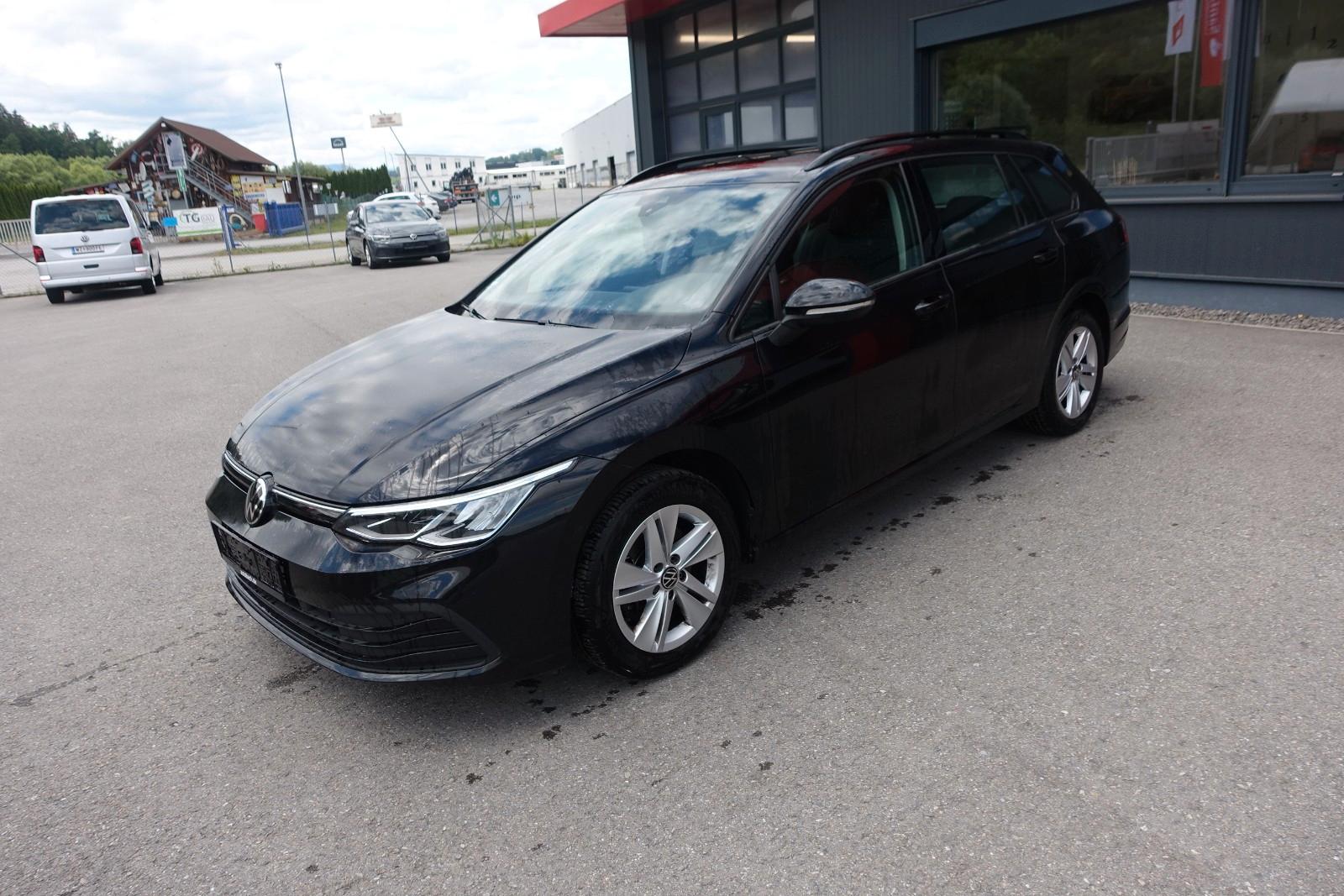 Volkswagen Golf VIII Variant Life EXP € 12990.-