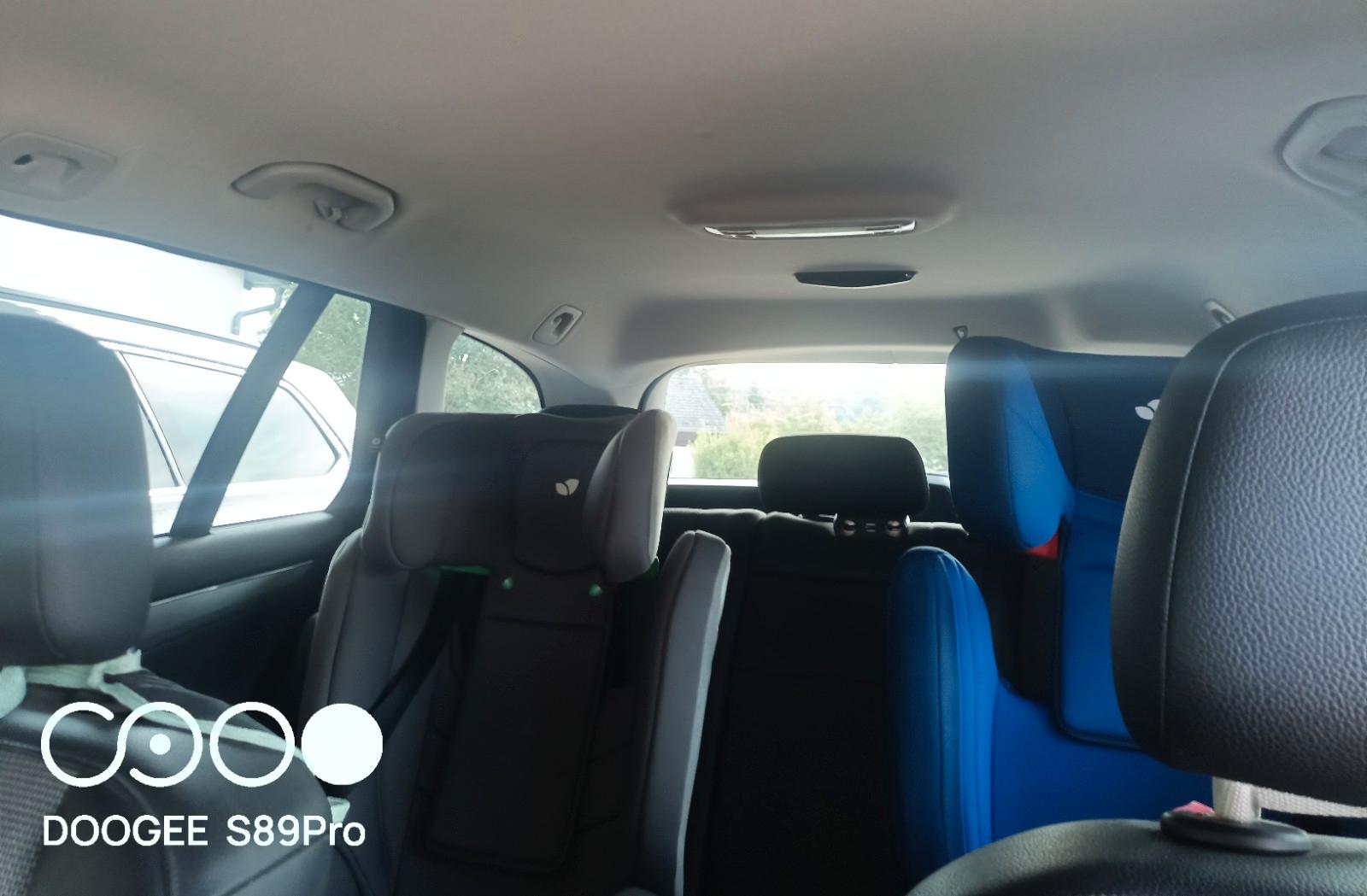 Mercedes-Benz 220 2011 — interior