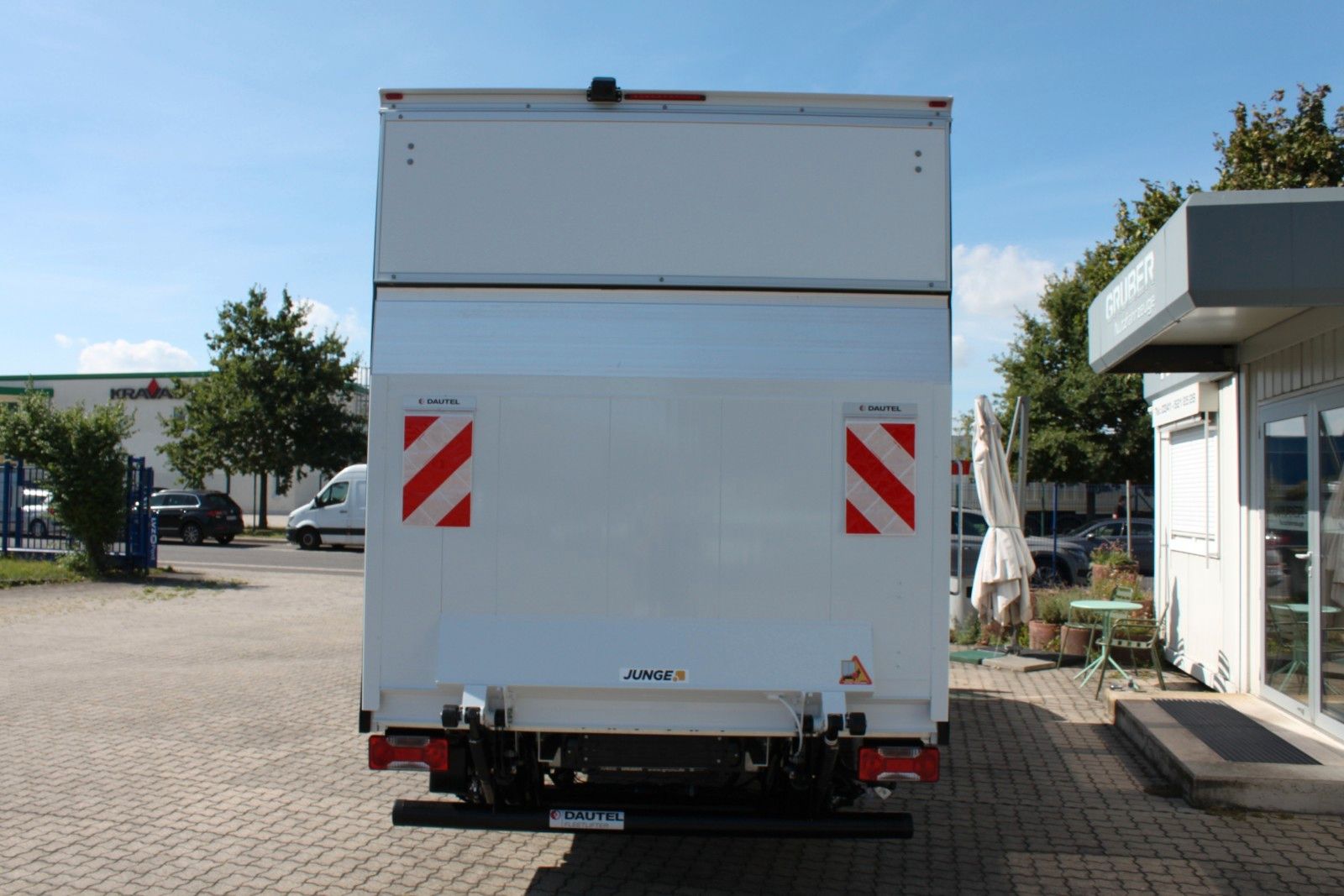 Fahrzeugabbildung Iveco 35S16A8/P Koffer/LBW/Seitentür Voll-LED