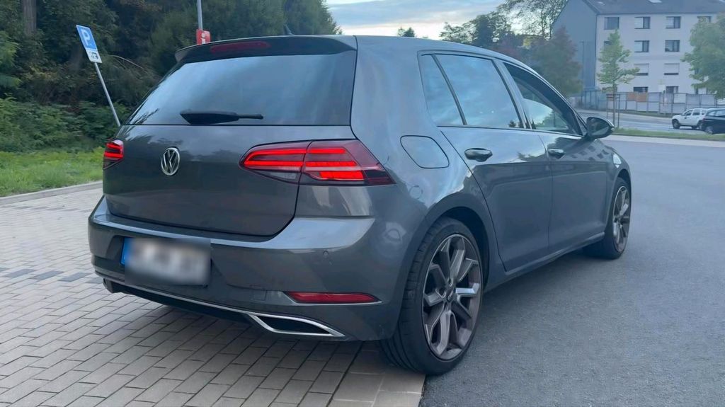 Image of Volkswagen Golf