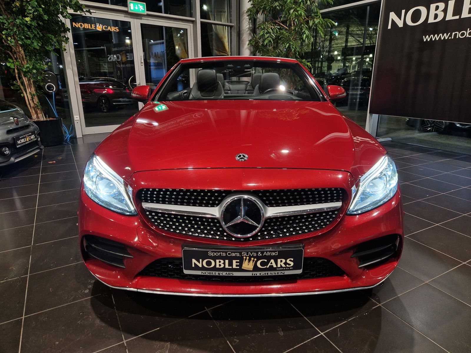 Fahrzeugabbildung Mercedes-Benz C 300 Cabrio AMG Line HUD LED NAV SHZ RFK 18"