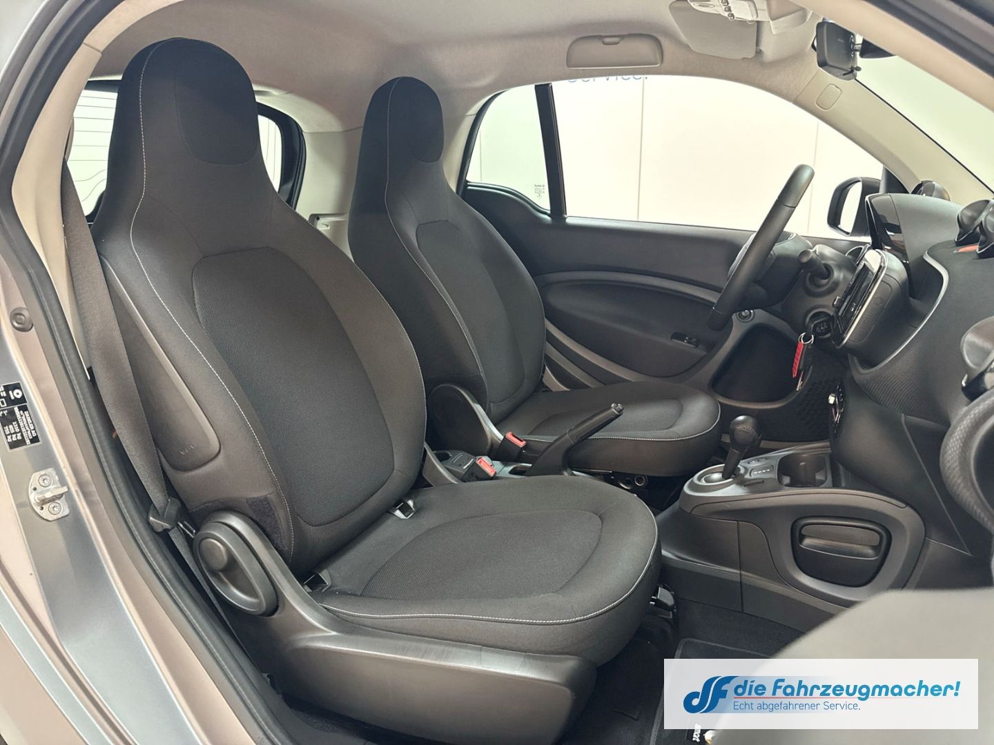Fahrzeugabbildung Smart fortwo coupe electric drive EQ Navi Klimaautom K
