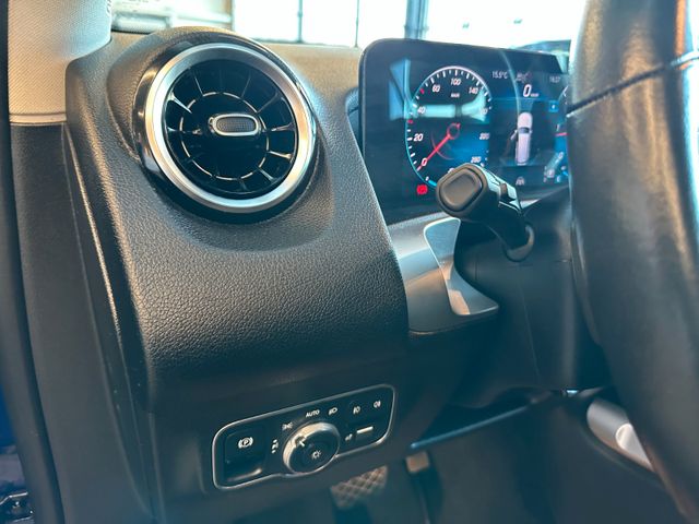 Mercedes-Benz GLB 200 *NAVI*ACC*LED*SPURASSIST*AHK*