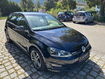 Volkswagen Golf - 2
