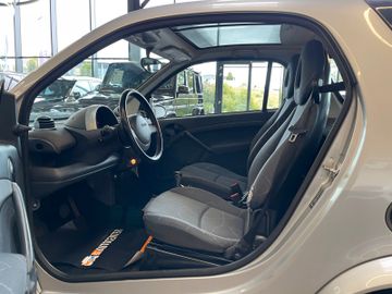 MYAUTOCENTER – Gebraucht- und Jahreswagen mit Werkstattservice in Pfaffenhofen Smart ForTwo fortwo coupe Basis *Radio*Klima*