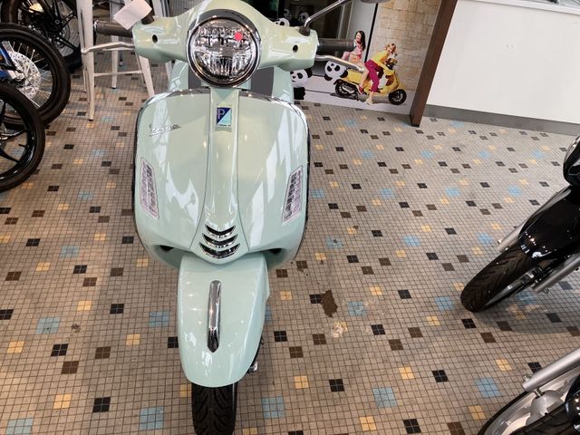 Vespa GTS 300 E5 VERDE RELAX V