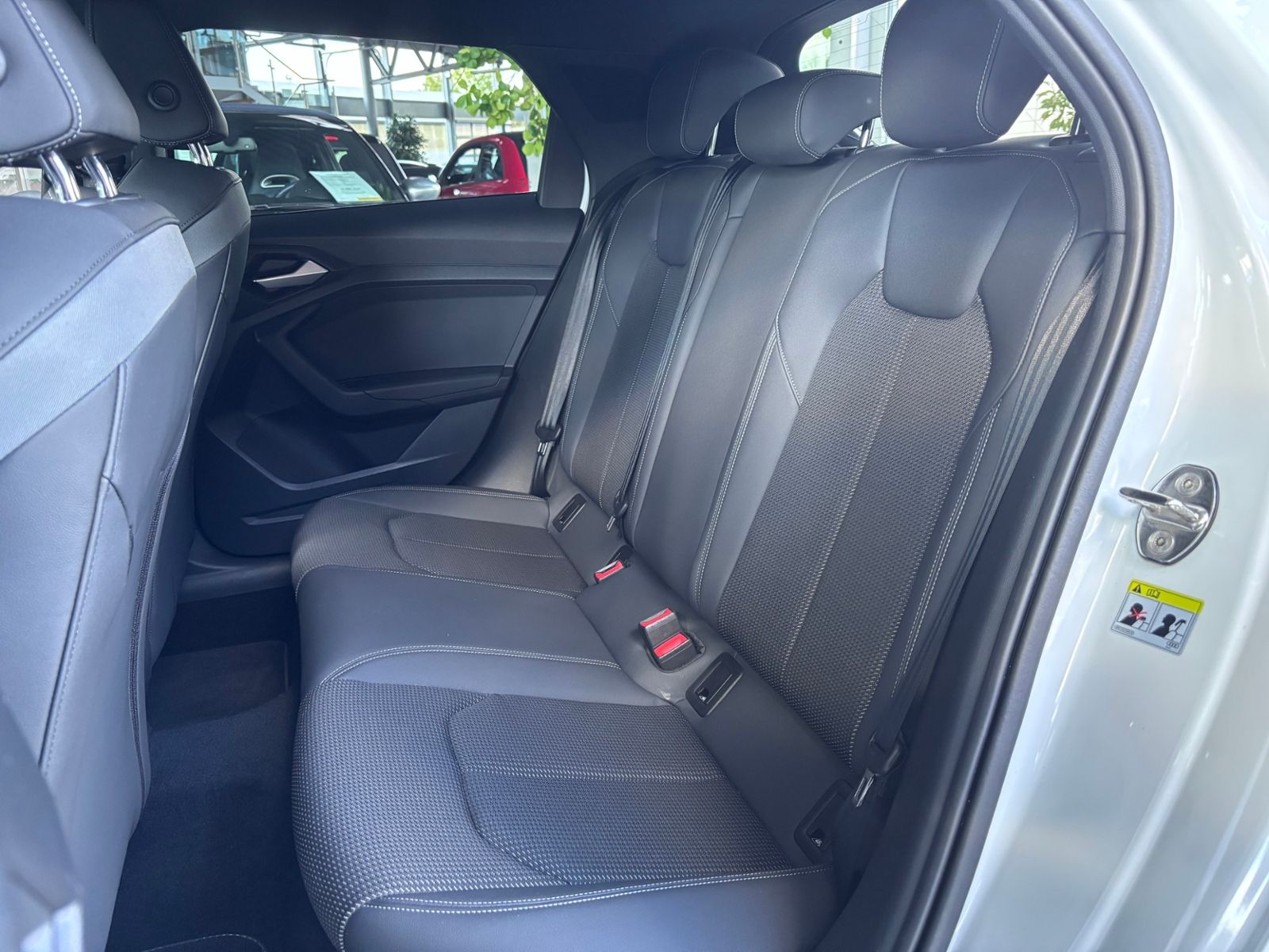Fahrzeugabbildung Audi A1 citycarver 35 TFSI S-Line CARPLAY AHK LED
