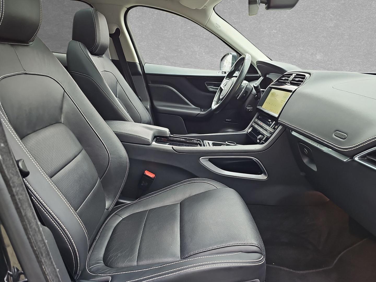 Jaguar F-Pace 30d AWD Automatikgetriebe R-Sport