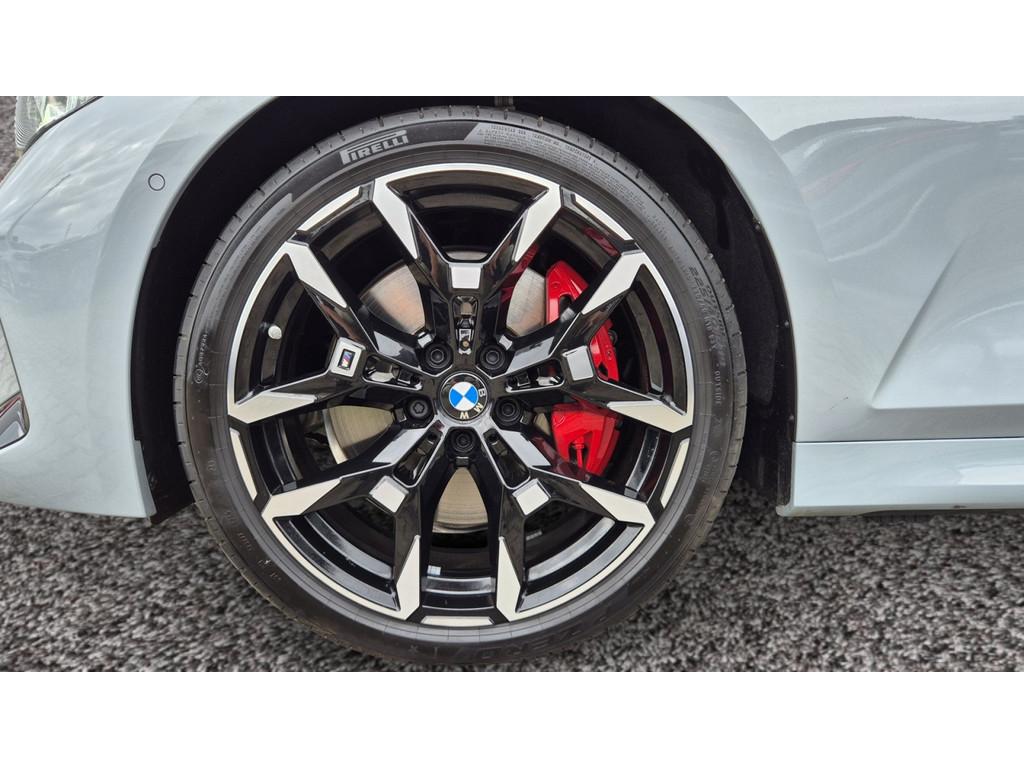BMW M340i Touring xDrive Pro 19 ZOLL+CARBON+PANO+AHK