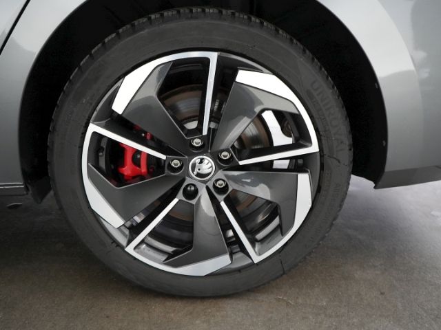 Octavia COMBI RS iV DSG+NAVI+RÜCKFAHRKAMERA+SITZ
