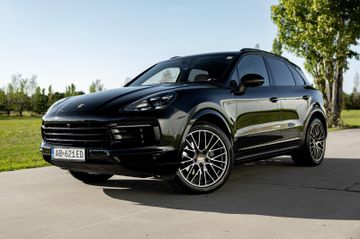 Porsche Cayenne - 1