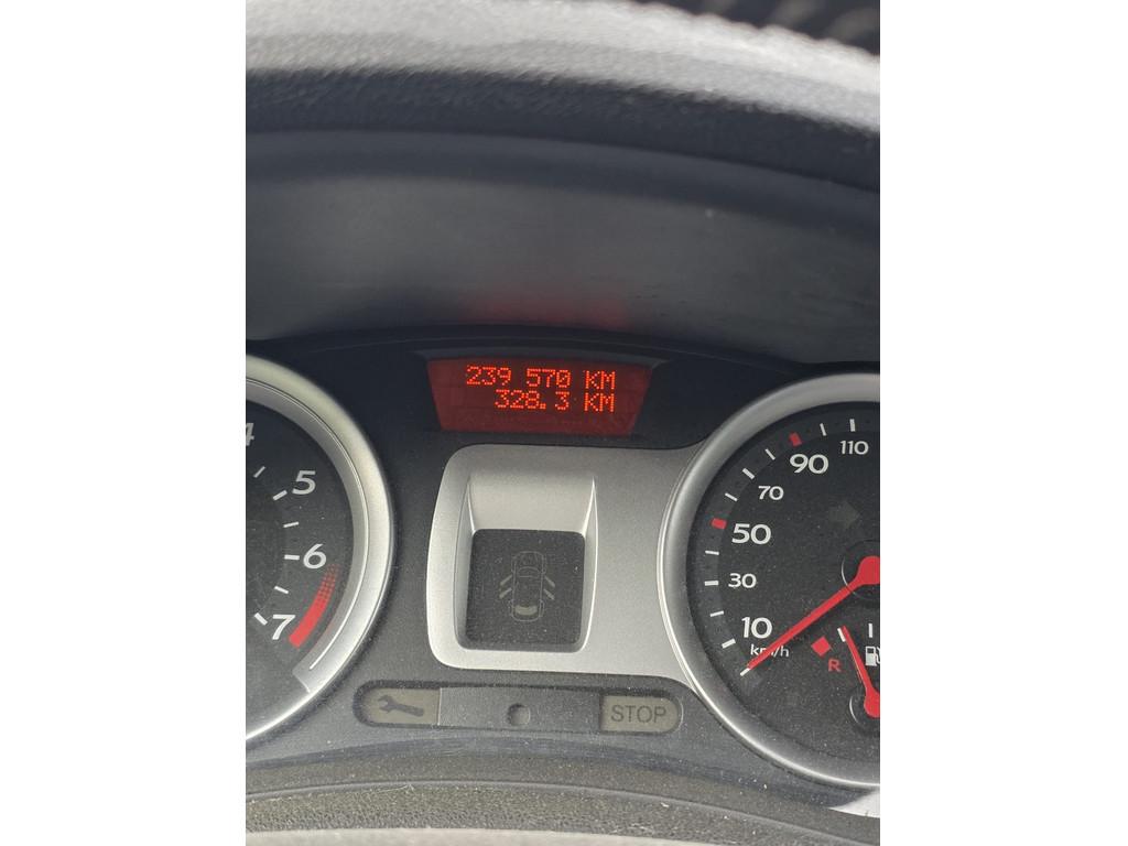 Renault Clio 2008 — photo 12