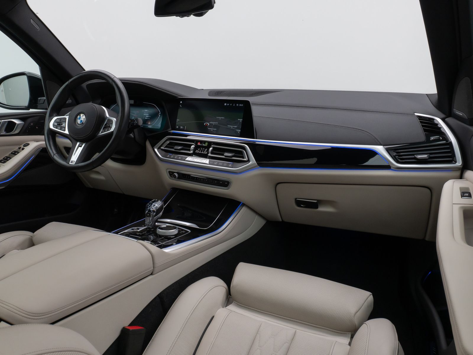 Fahrzeugabbildung BMW X5 xD40d M Sport Panorama Laser 360°HUD DAB H/K