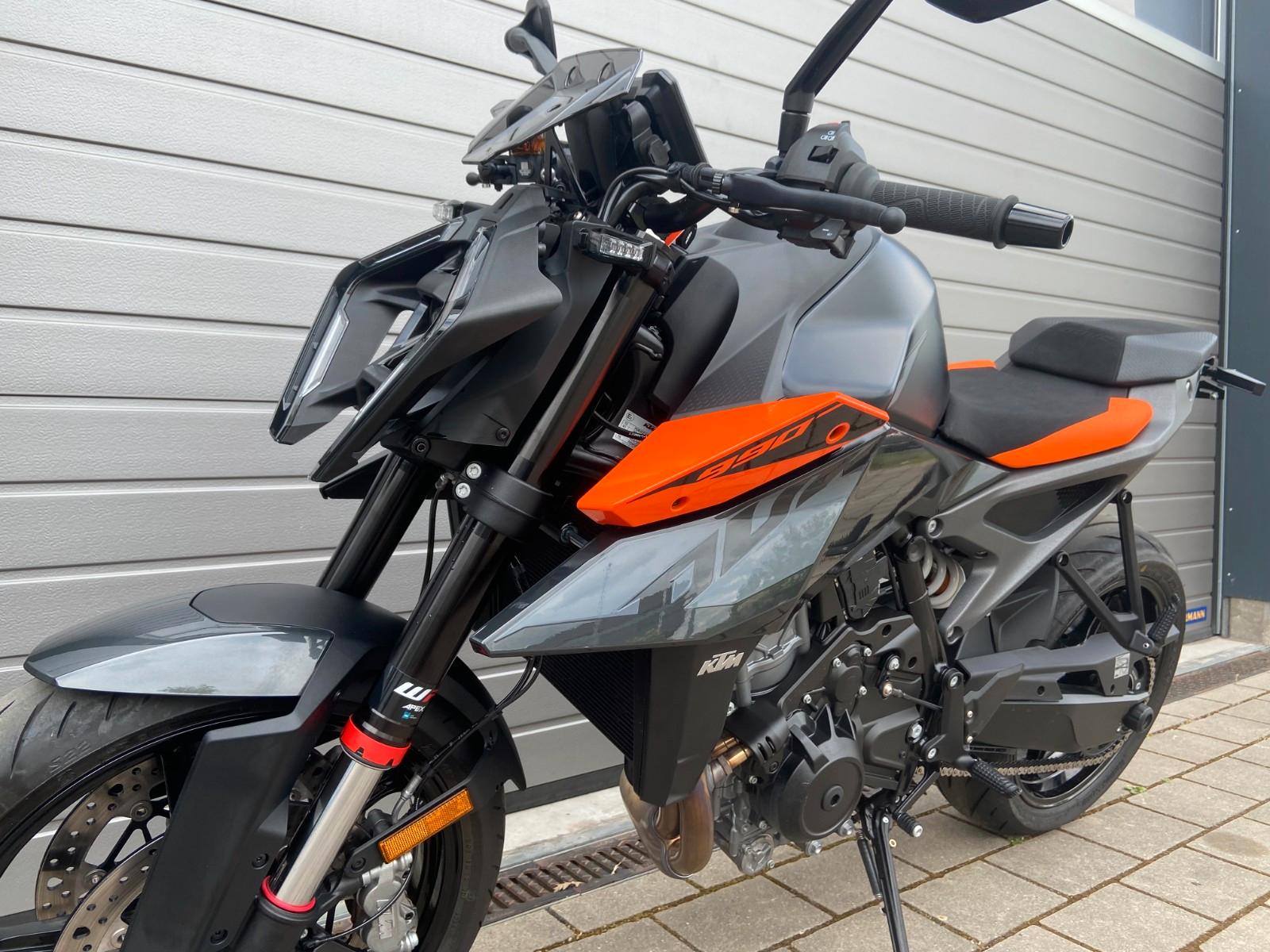KTM 990 Duke - 1. Hand, viel Zubehör