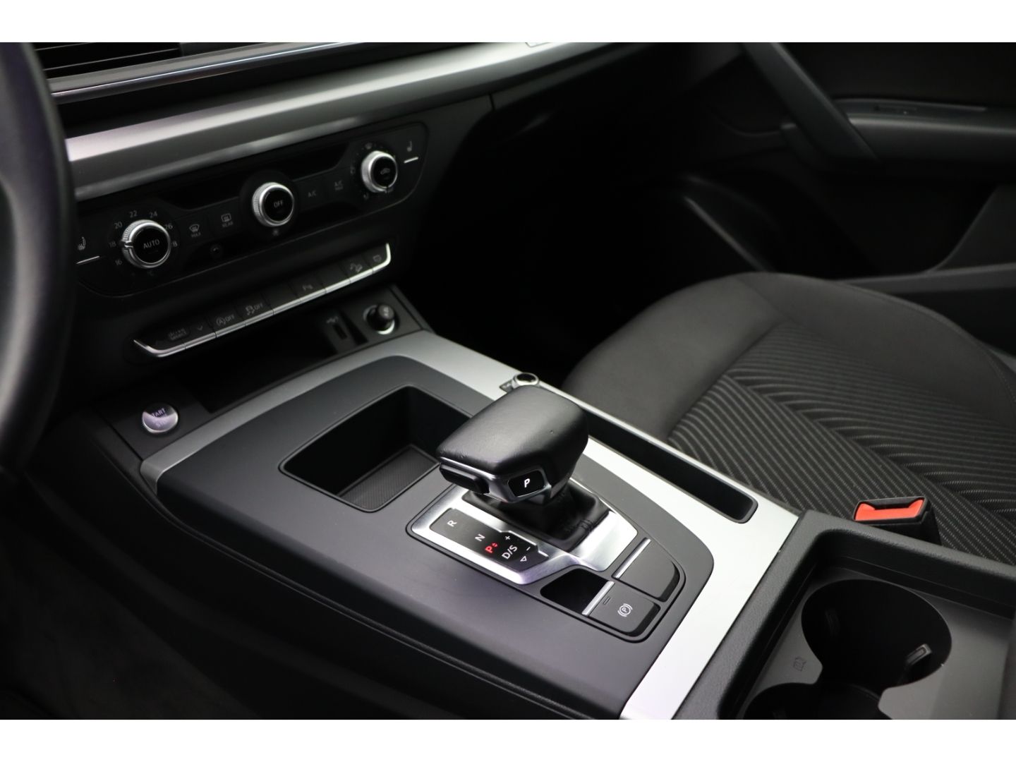 Fahrzeugabbildung Audi Q5 40 TDI quattro advanced AHK Elektr. Sitze