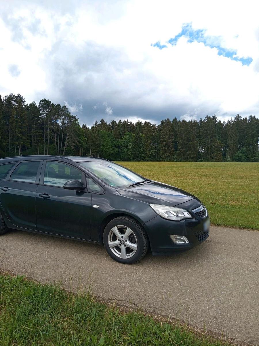 Opel Astra 2012 — engine 135 HP (99kW)