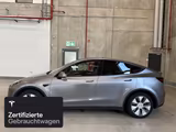 Tesla Model Y Long Range AWD - Tesla Model Y mit Panoramadach