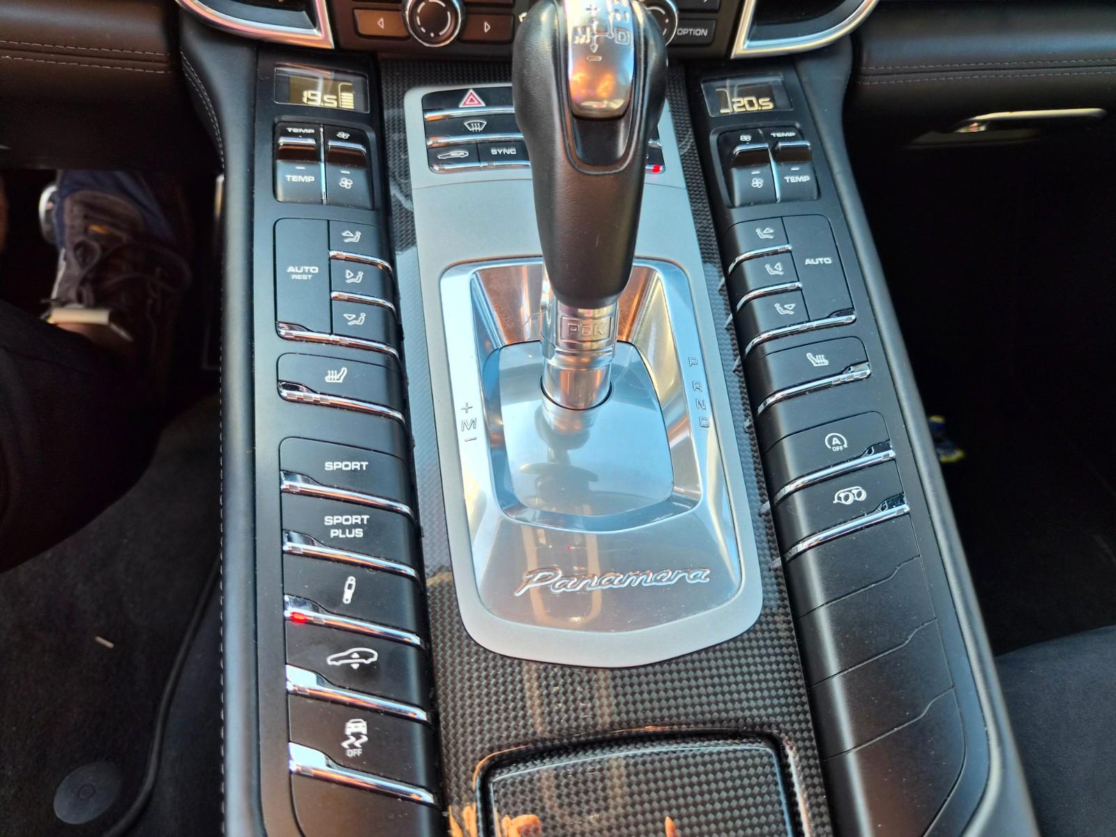 Porsche Panamera GTS 4.8 V8 441ch - PDCC - PCM - Historique d'entretien - Freins neufs - Vidange moteur & boites