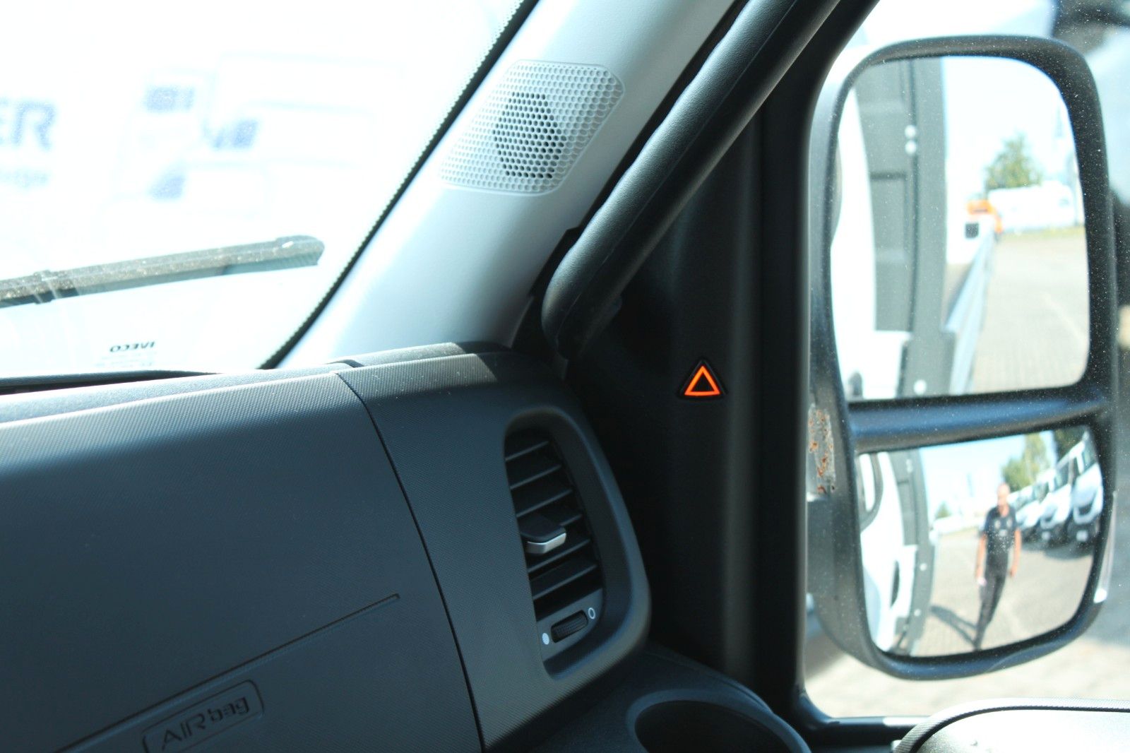 Fahrzeugabbildung Iveco Daily 72C18HA8 Pritsche 6m