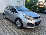 Kia Rio 1.2 Dream-Team Dream-Team - Kia Rio in Stuttgart