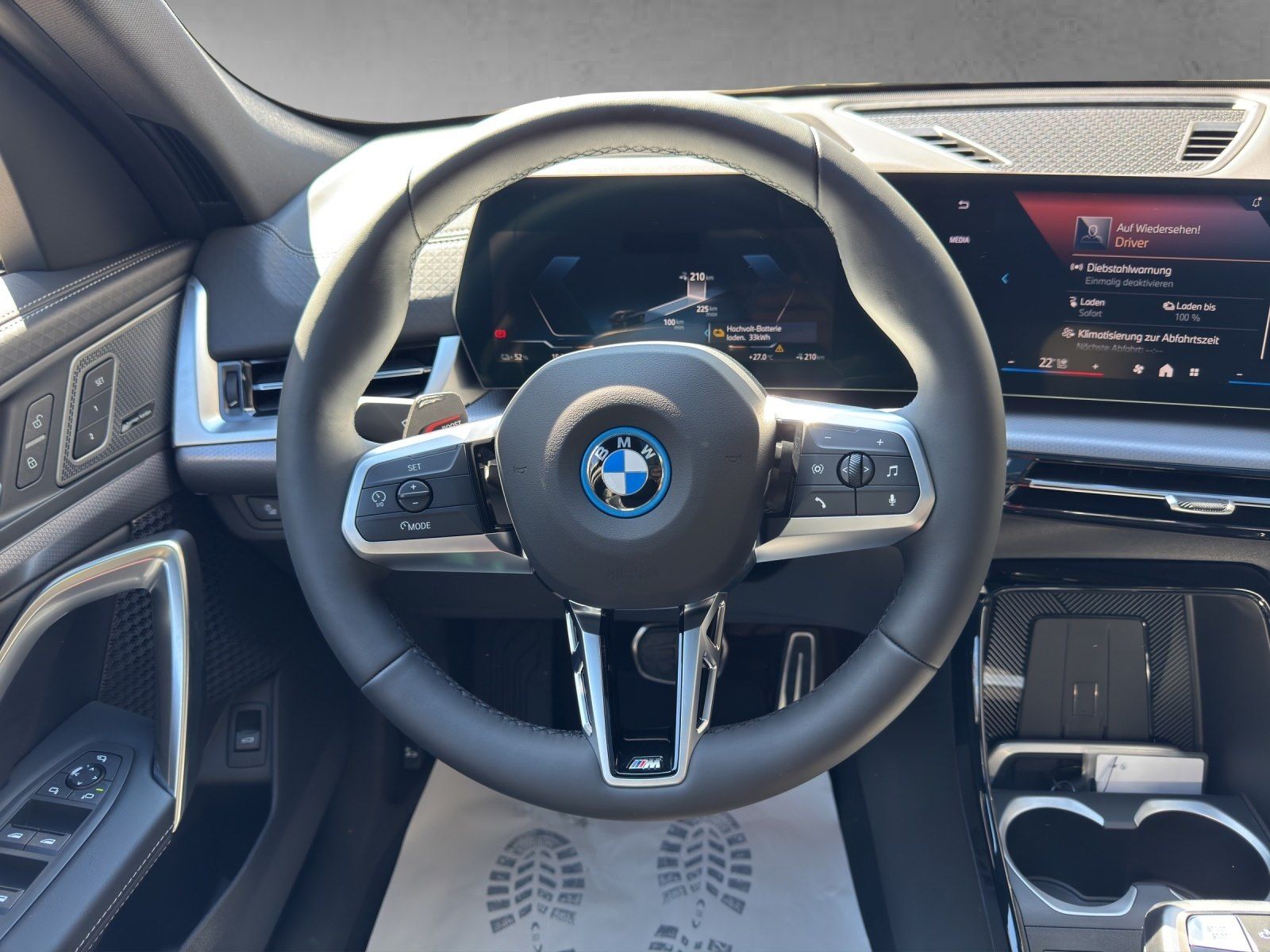 BMW iX2 - Bild 15
