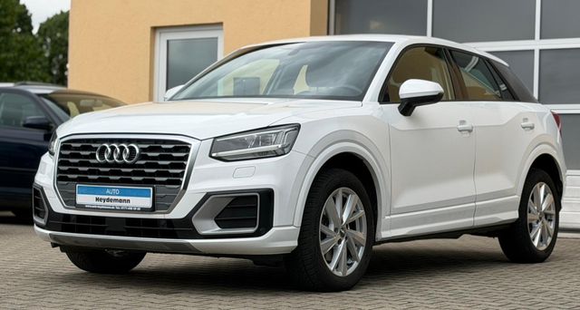 AUDI Q2 SPORT PDC LED