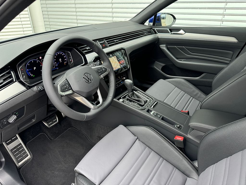 Passat Variant 2.0 TDI R-LINE *DCC*AHK*STDHZG*