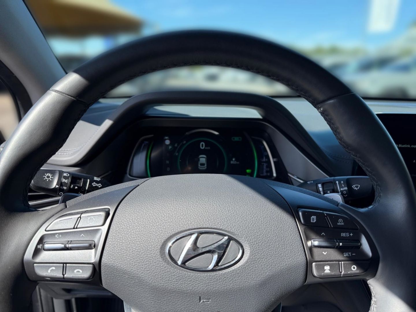 Fahrzeugabbildung Hyundai IONIQ 1.6 Plug-In Hybrid STYLE-Paket Navigation