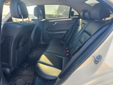 Mercedes E 200 - 12