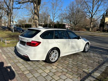 Fahrzeugabbildung BMW 320d M-Paket ShadowLine*Kamera*Navi.Proff*SHZ*