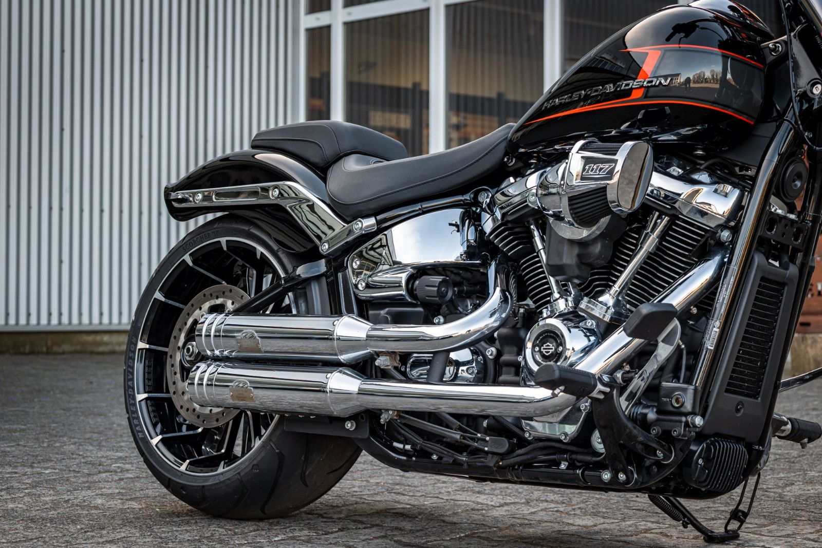 Fahrzeugabbildung Harley-Davidson FXBR Breakout 117 cui - Jekill & Hyde