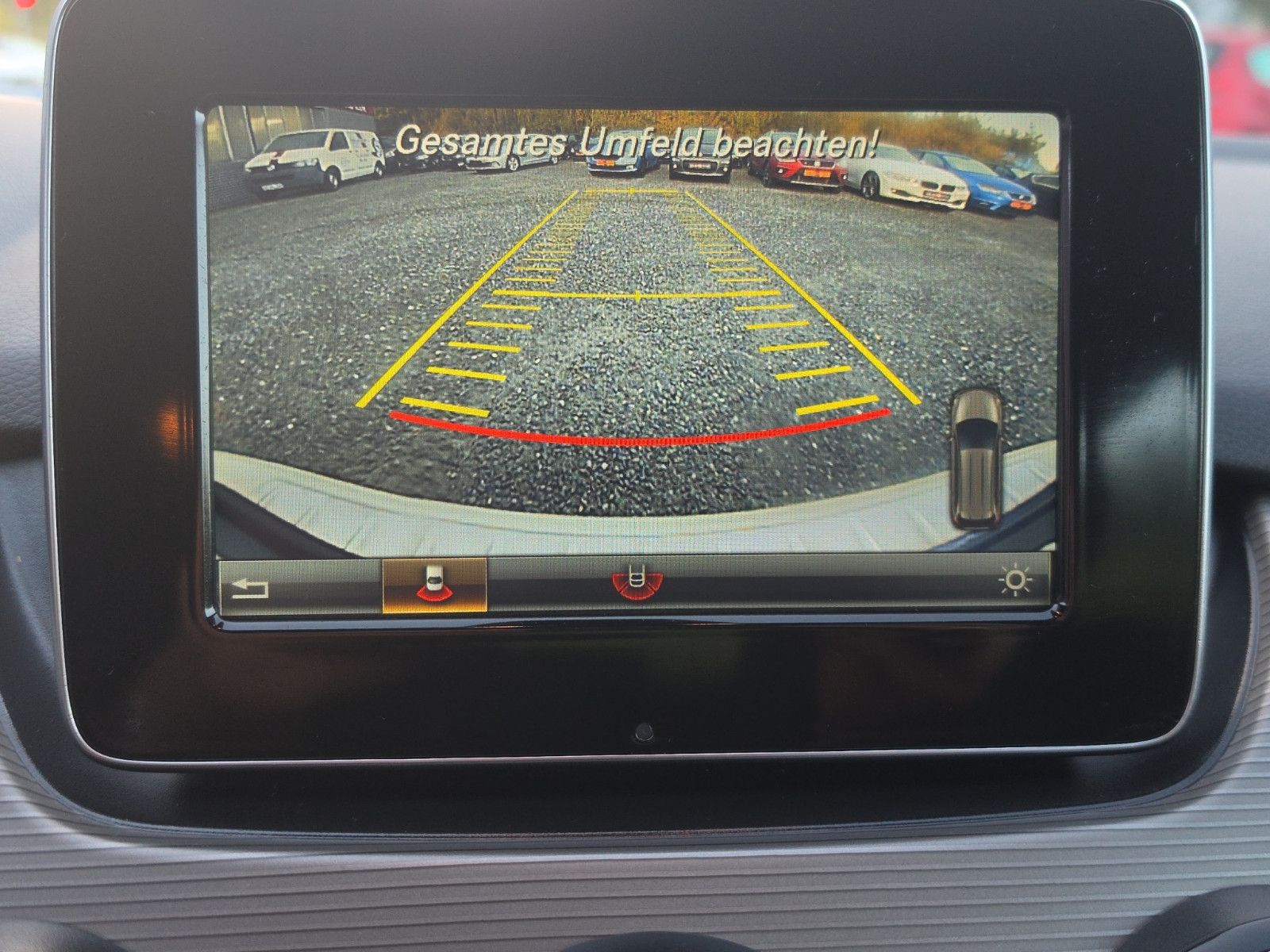 Fahrzeugabbildung Mercedes-Benz B 180 AUTOMATIK KAMERA TEMPOMAT SITZHEIZUNG NAVI