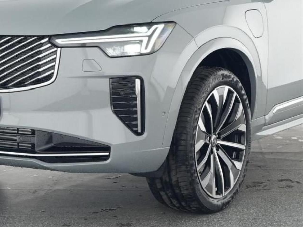 Fahrzeugabbildung Volvo XC90 T8 AWD Plus Bright Plug-In Hybrid Facelift