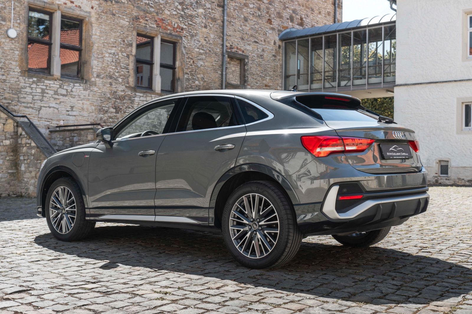 Fahrzeugabbildung Audi Q3 Sportback 45 TFSI e S-Line ACC LED GARANTIE