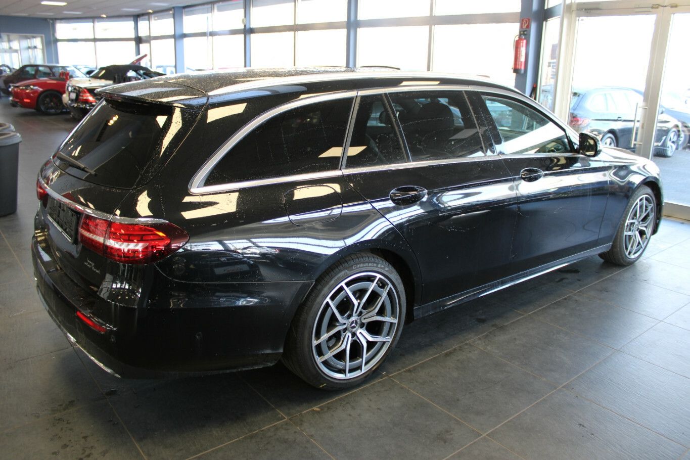 Mercedes-Benz E 300 d 4Matic T 9G-TRONIC AMG Line foto 7