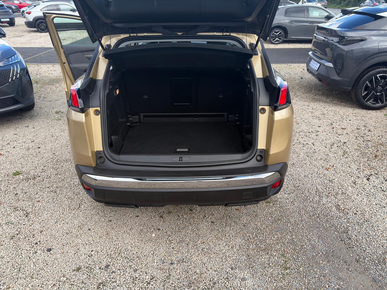Peugeot 3008 1.2 12V e-THP / Allwetter Reifen
