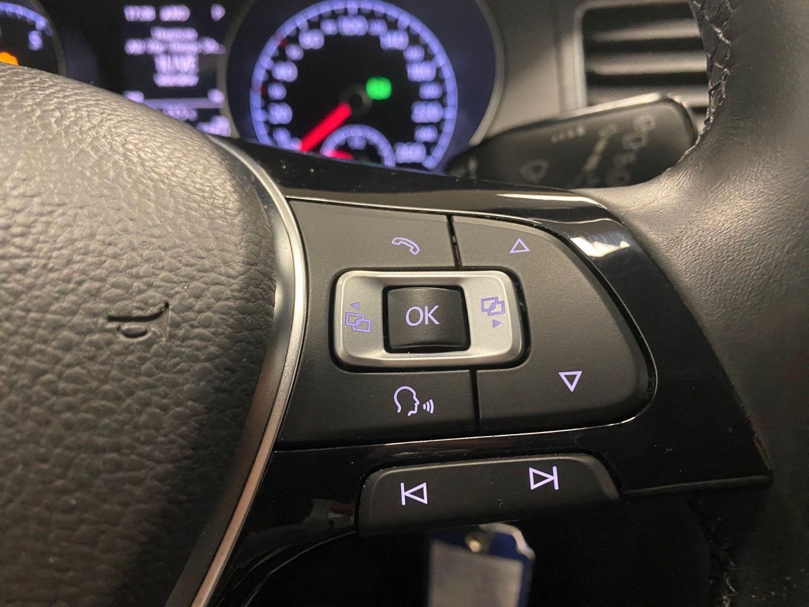 Fahrzeugabbildung Volkswagen Golf Sportsvan 1.5 TSI ACT Comfortline+DSG+ACC+