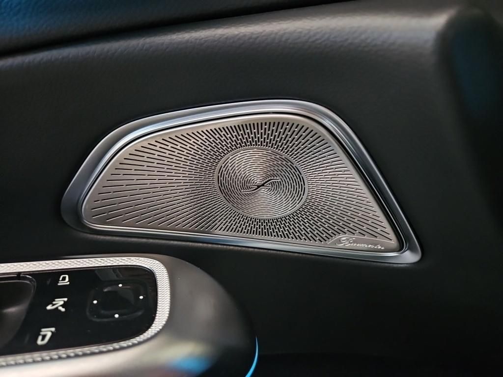 Fahrzeugabbildung Mercedes-Benz E 220 d T AMG AHK Pano Superscreen Burm.4D 360°