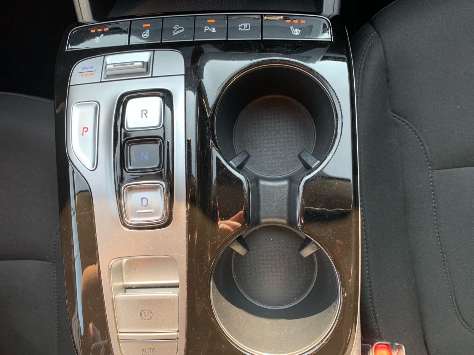 Fahrzeugabbildung Hyundai TUCSON 1.6 T-GDI Trend Hybrid 4WD AssiPaket