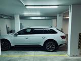 Skoda Superb 2.0 TSI DSG 4x4 SCOUT COMBI SCOUT - MINT! - Skoda Superb: Scout