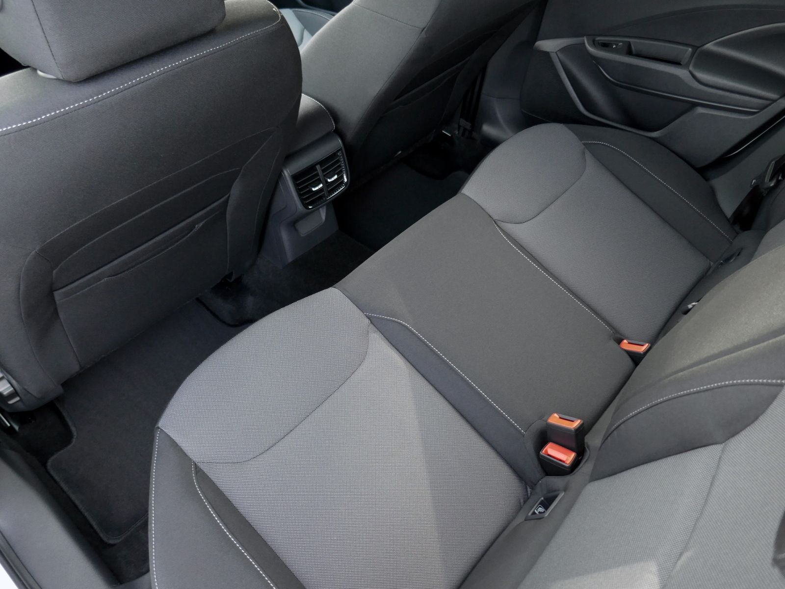 Fahrzeugabbildung SKODA Fabia Selection 1.0 TSI DSG | LED RFK GRA App